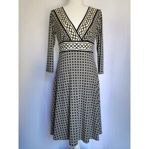DressBarn Black & White Geometric Fit & Flair 3/4 Sleeve Surplice Dress Size 8